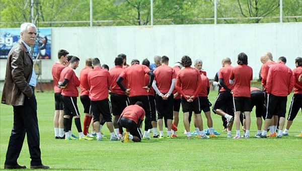 Samsunspor: "Osmanlıspor ortamı germeye çalışıyor"