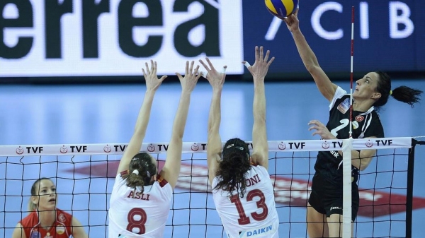 Vakıfbank filede ilk finalist oldu