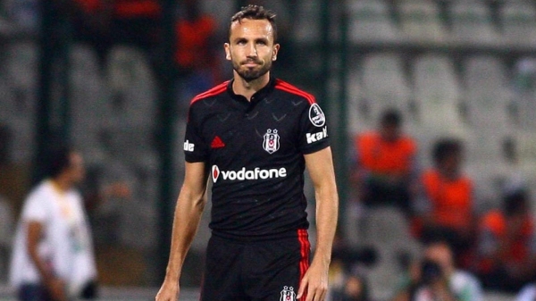 Beşiktaş'ta Sivok ameliyat edildi