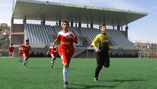 Mamak'tan spor kulüplerine destek