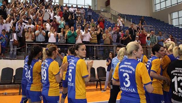 Yenimahalle play-off final serisinde öne geçti