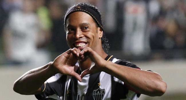Ronaldinho aşkı yeniden alevlendi!
