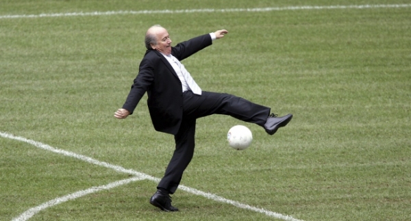 Blatter'i istifaya götüren süreç