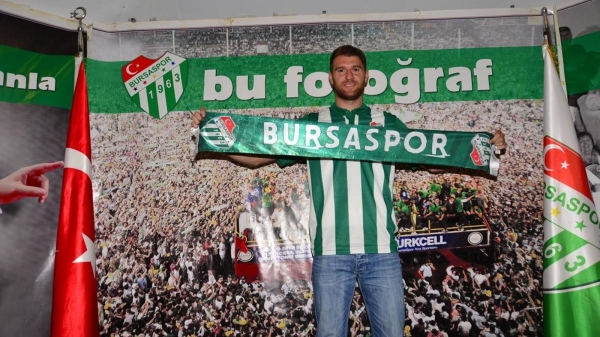 Bursaspor'a Makedon stoper