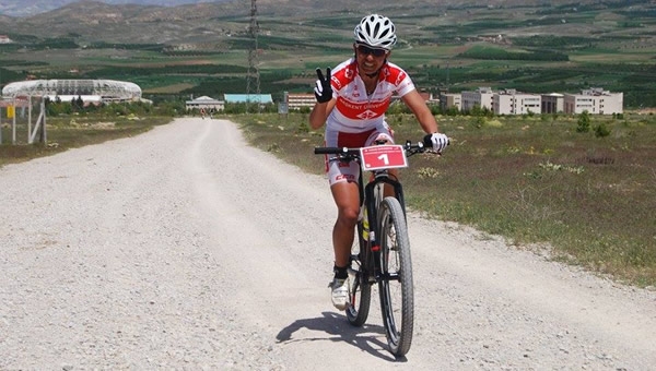 Esra Kürkçü, dağ bisikletinde 24. oldu