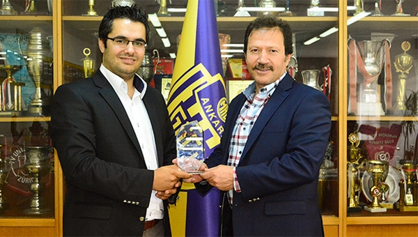 Haber Ankara'dan Mehmet Yiğiner'e ödül