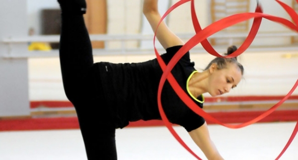 İzmir'de ritmik cimnastik şöleni