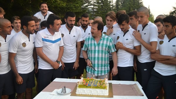 Ankaragücü, galibiyeti Mehmet Yiğiner'e hediye etti!