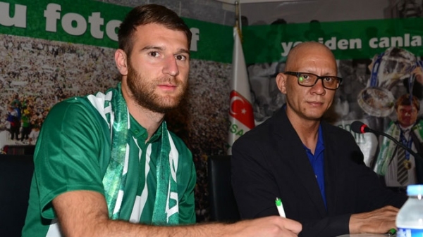 Bursaspor'da bir ayrılık daha..