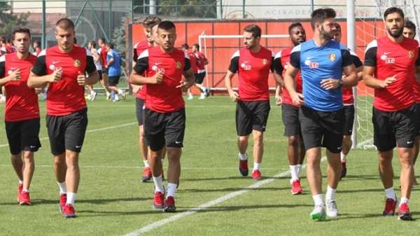 Eskişehirspor ara vermedi..