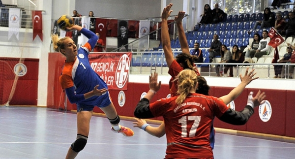 Muratpaşa Belediyespor zorlanmadı