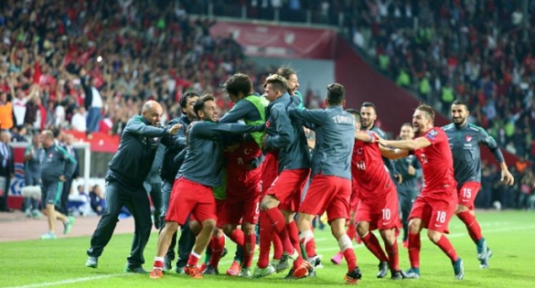 Türkiye 4. kez finallerde!