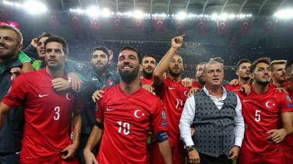 UEFA Türkiye'yi göklere çıkardı!