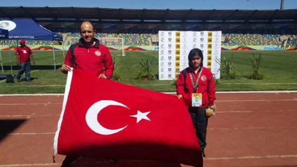Merve Uzun'dan Dünya üçüncülüğü