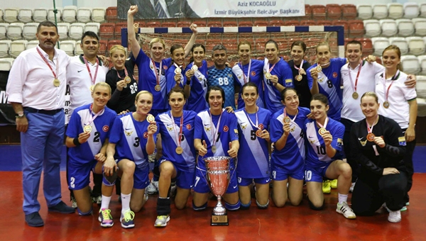 Yeni lider Yenimahalle Belediyespor