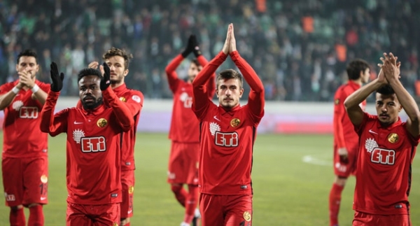 Es-Es 3 maç sonra puanla tanıştı