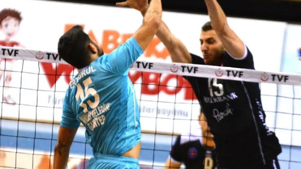 Halkbank zirveyi kaptı!