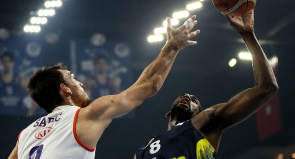 Zorlu maç Anadolu Efes'in