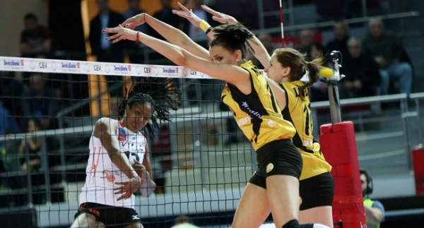 VakıfBank, çeyrek finale yükseldi