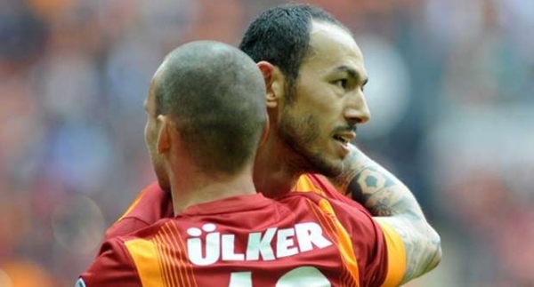 Sneijder: "Hepimiz cenaze törenine gideceğiz"