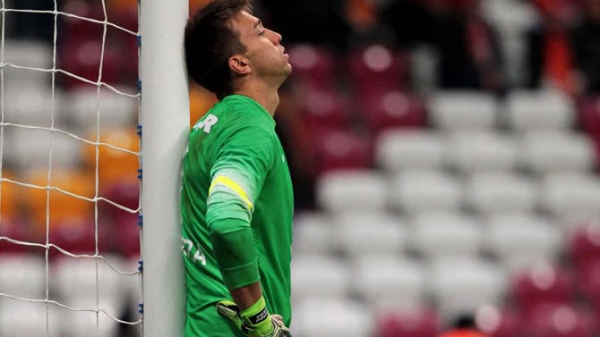 Galatasaray'da Muslera şoku!