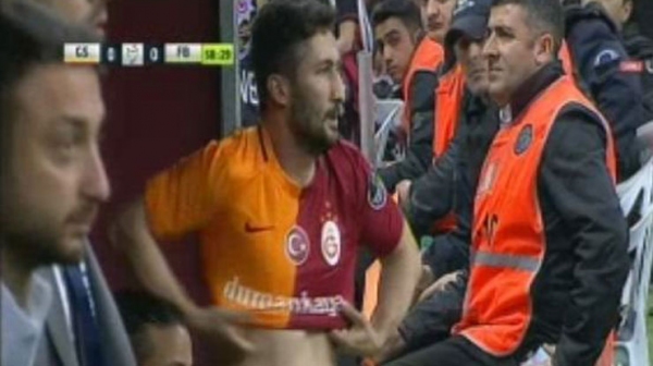 Sabri Sarıoğlu'nun göbeği herkesi şaşırttı!