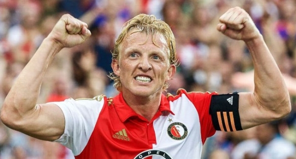 Kuyt 1 yıl daha Feyenoord'da
