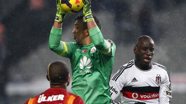 Muslera ve Sosa aynı takıma!