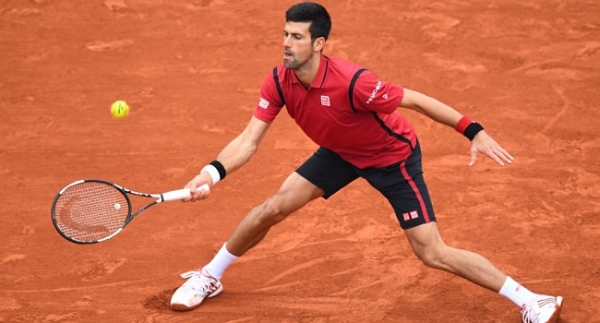 Djokovic yarı finalde