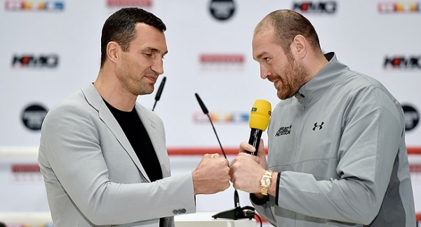 Fury-Klitschko maçı ertelendi