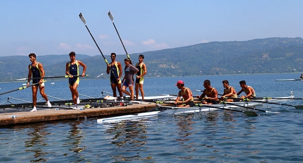 Sapanca'da kürekler konuştu