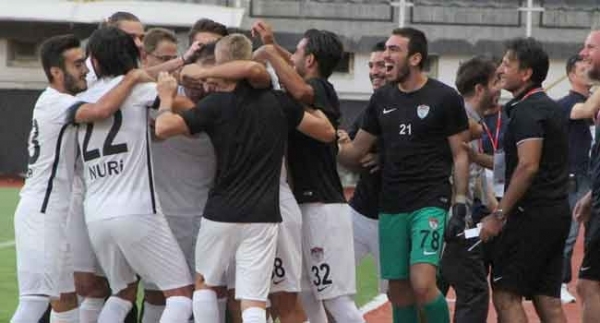 Manisaspor'u eski oyuncuları güldürdü