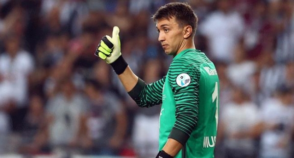 Muslera Hagi'yi yakaladı