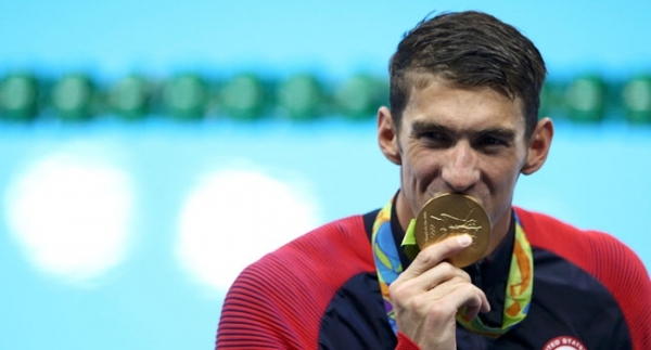 Phelps'ten bir madalya daha