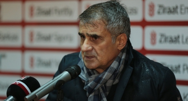 ''En iyi futbolu oynamak zorundayız