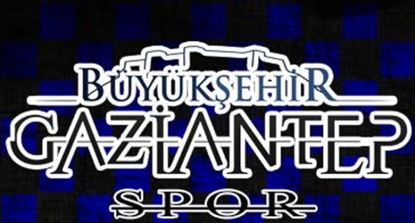3 futbolcuyu gönderdiler