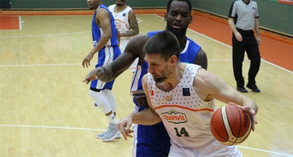 Banvit, Fraport Skyliners'ı rahat geçti