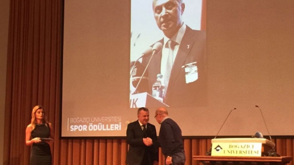 En iyi spor yöneticisi: Fikret Orman!