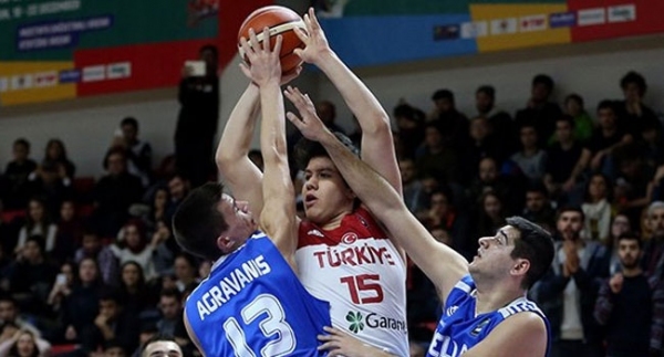 Milliler komşuyu devirdi