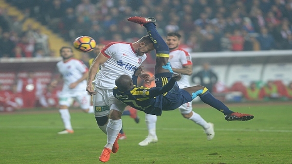 Sow'un iptal edilen golüne farklı yorumlar!