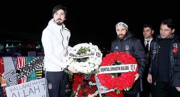 Tolga ve Olcay, Şehitler Tepesi'nde