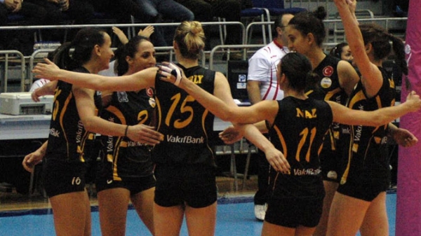 Vakıfbank zirvede tamamladı!