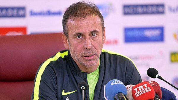 "35 yaşında da futbolcu alabiliriz, 20 yaşında da"