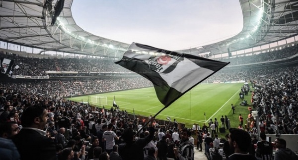 Beşiktaş'ta toplu imza töreni