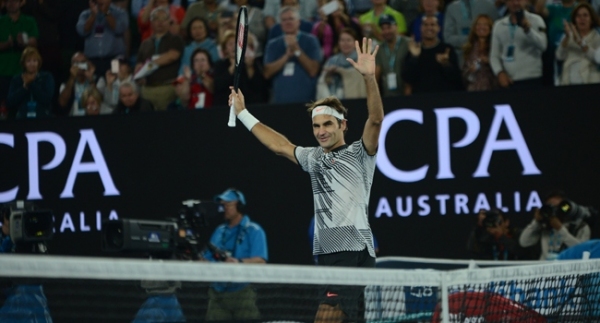 Federer adını yarı finale yazdırdı