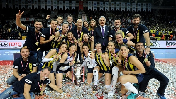 Fenerbahçe kupasını aldı