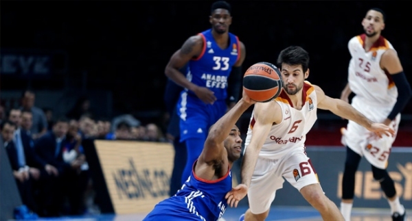 Galatasaray, Anadolu Efes'e takıldı