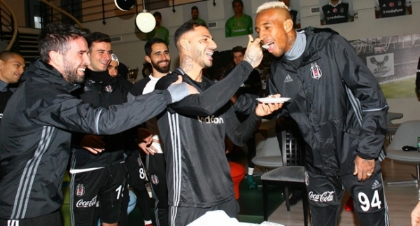 3 yıl daha Beşiktaş'ta