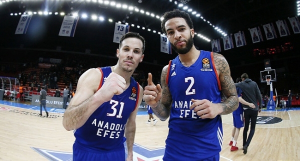 Anadolu Efes, Kızılyıldız deplasmanında