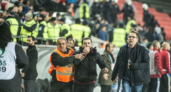 Gaziantepspor-Adanaspor maçında gerginlik